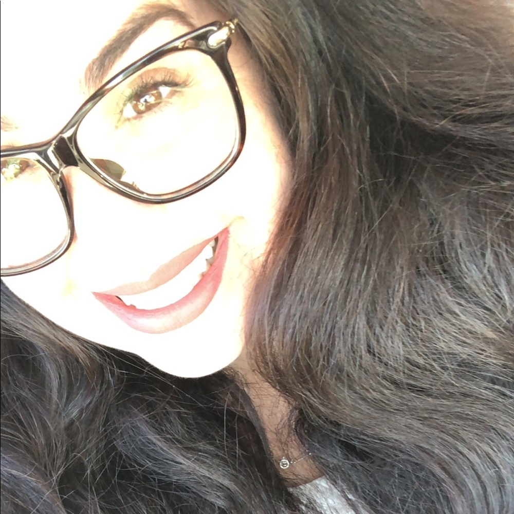 Meet your Posher, Gabi